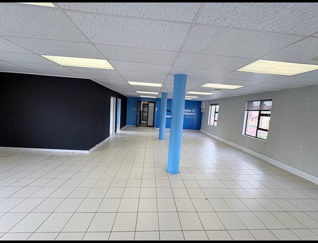 140M² OFFICE TO LET IN FOURWAYS